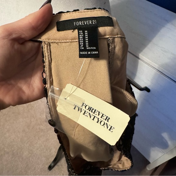 Nwt- backless lace dress - Picture 9 of 9